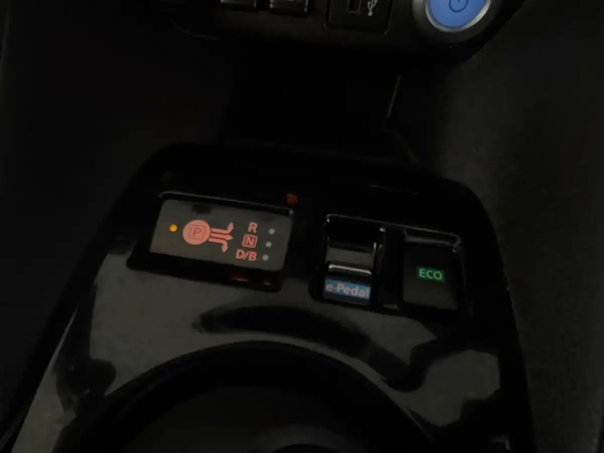 2023-nissan-leaf-e-n-connecta-39kwh-big-19
