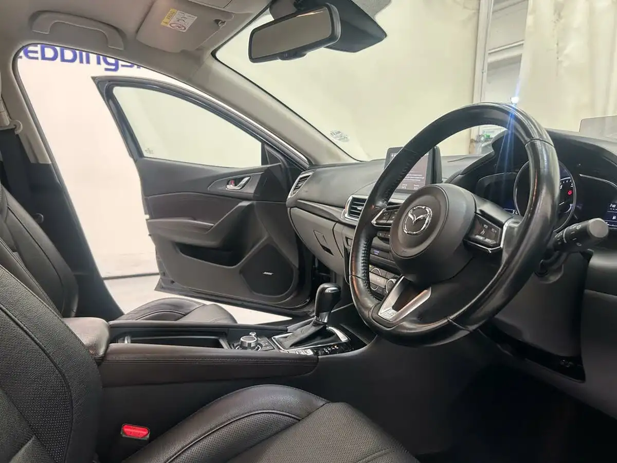 2017-mazda-mazda3-20-sport-nav-120ps-hatchback-5d-auto-big-20