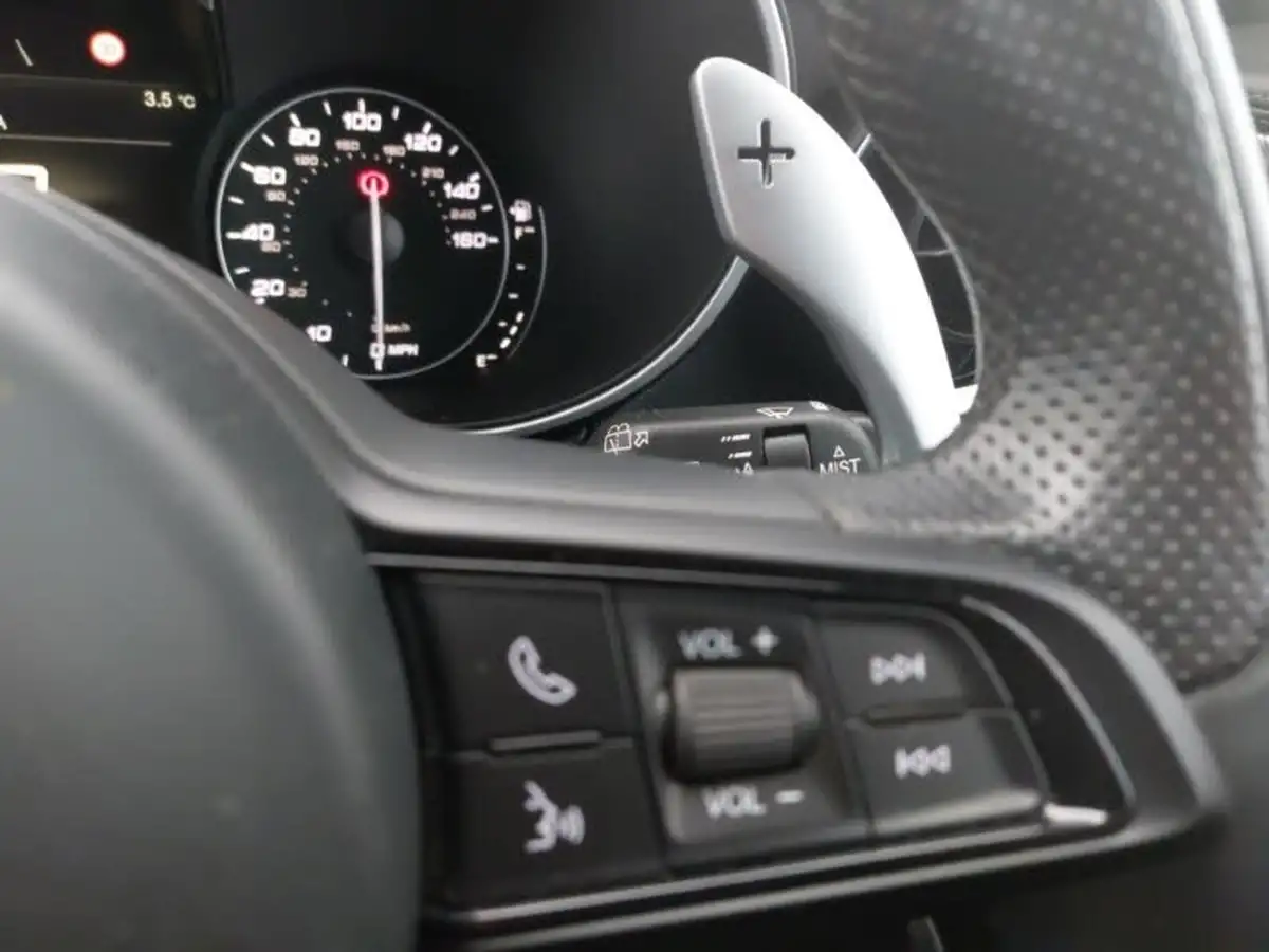 2021-alfa-romeo-stelvio-22td-veloce-big-18