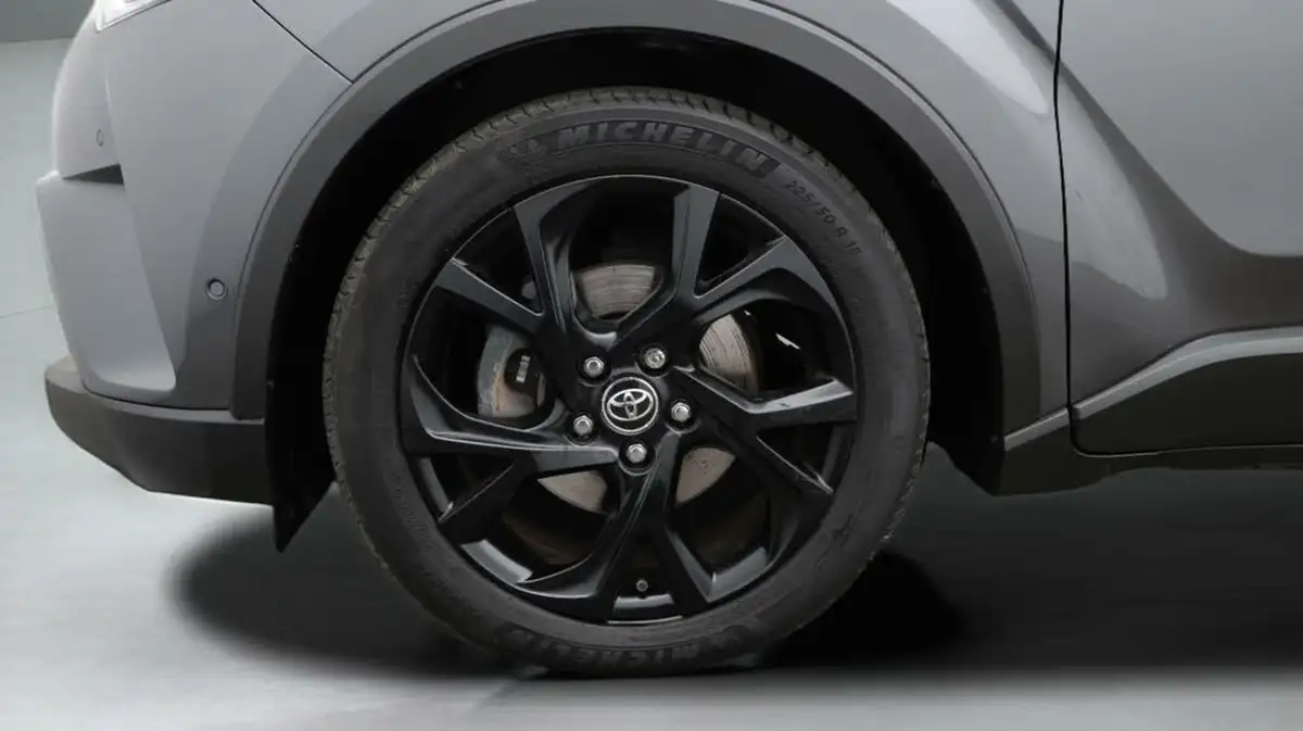 2019-toyota-c-hr-18-vvt-i-dynamic-big-18