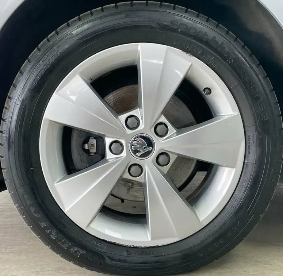 2019-skoda-octavia-10-tsi-s-estate-big-15