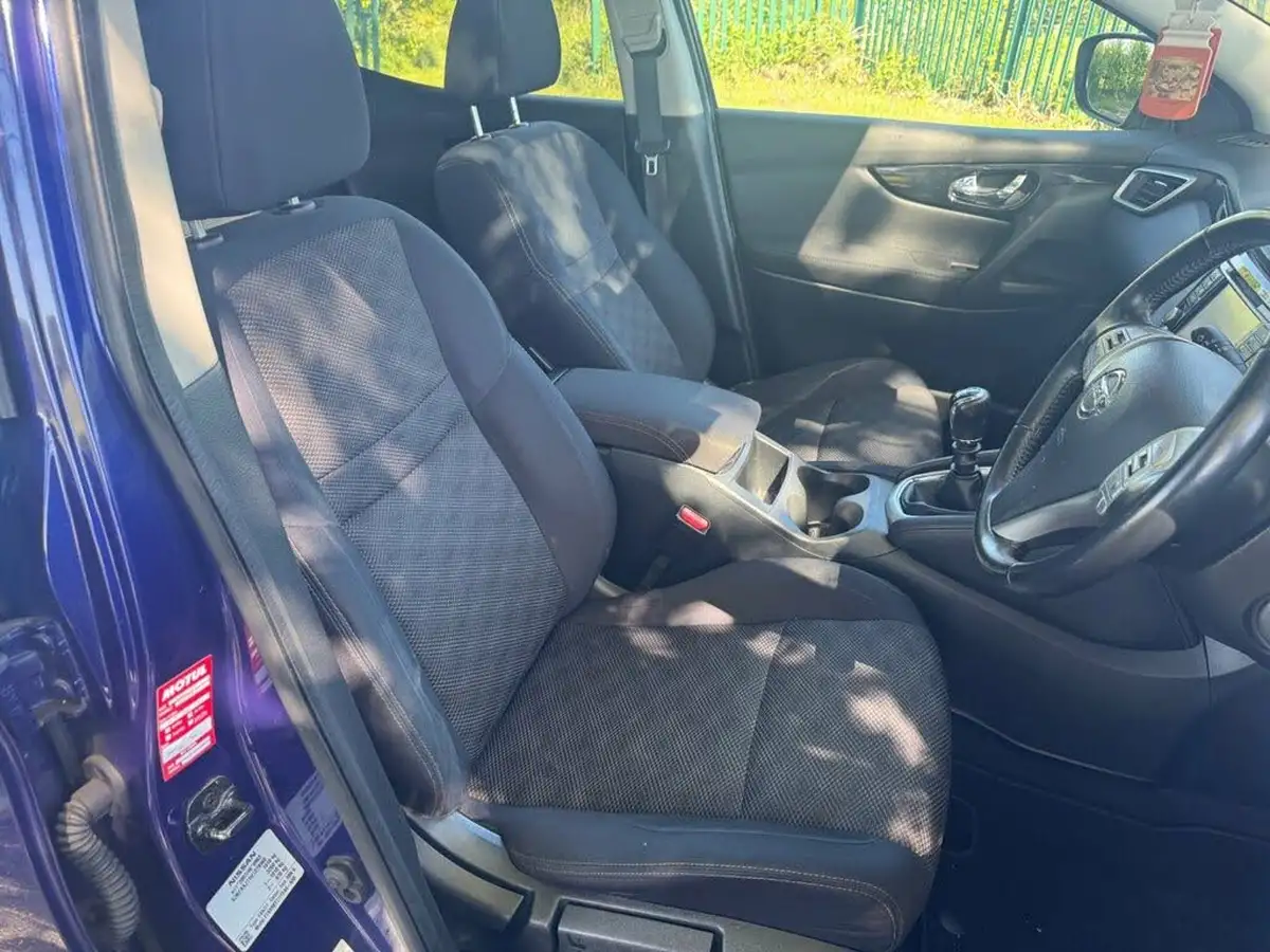 2015-nissan-qashqai-15dci-acenta-premium-big-43