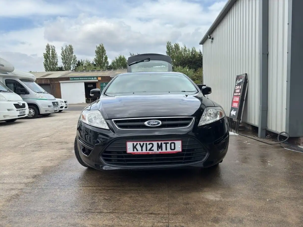 2012-ford-mondeo-20tdci-edge-140-hatchback-big-7