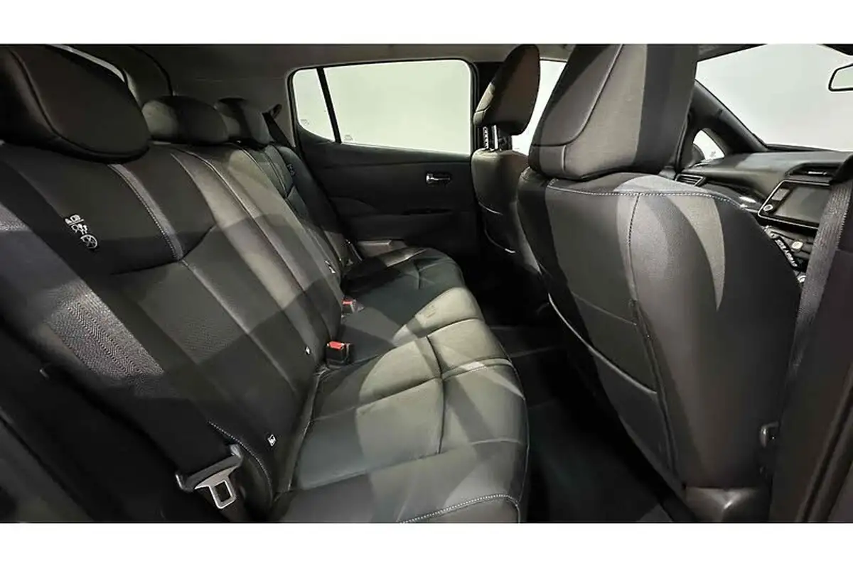 2024-nissan-leaf-e-tekna-39kwh-big-21