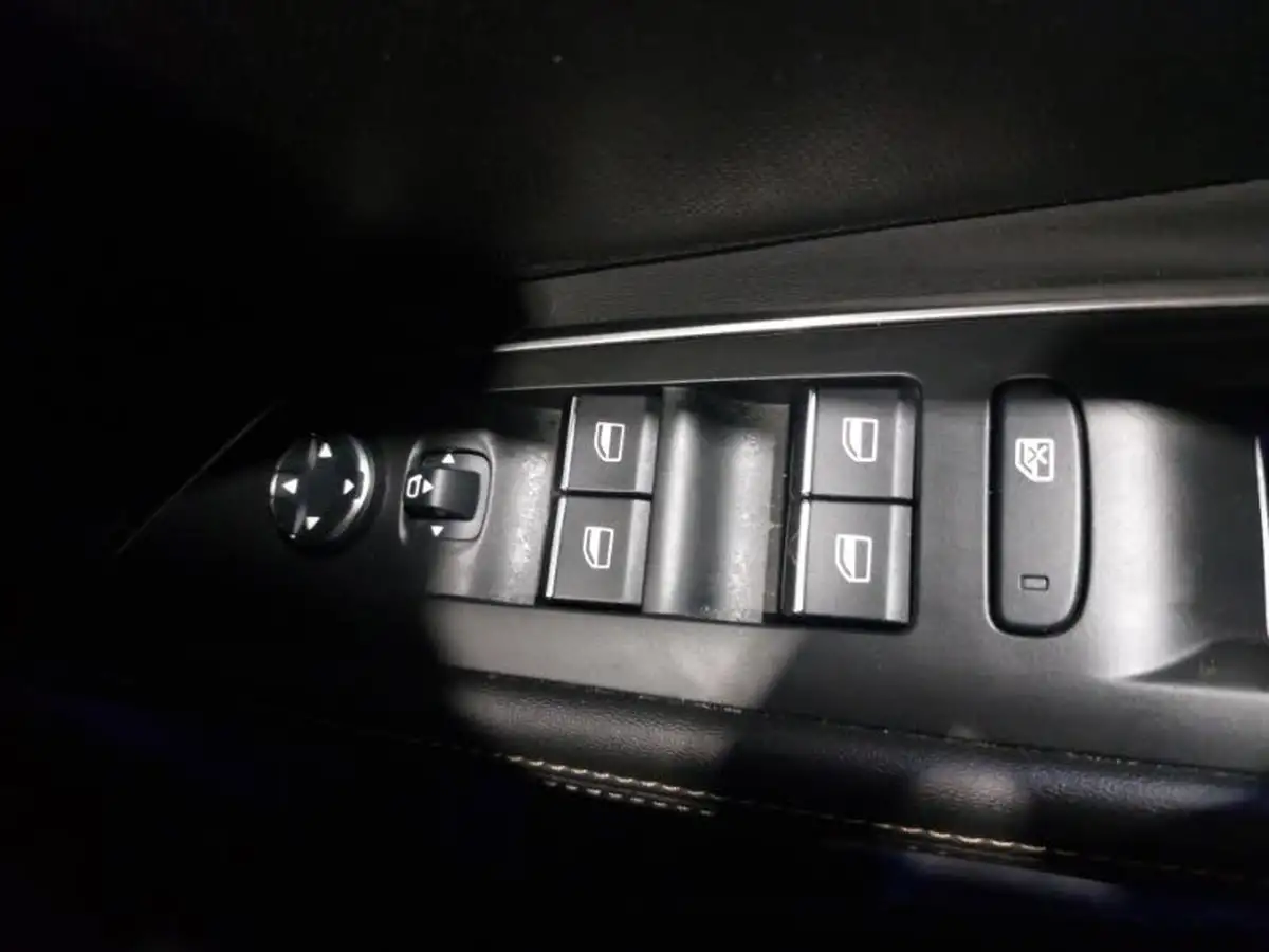 2021-peugeot-5008-suv-12-puretech-gt-premium-big-17