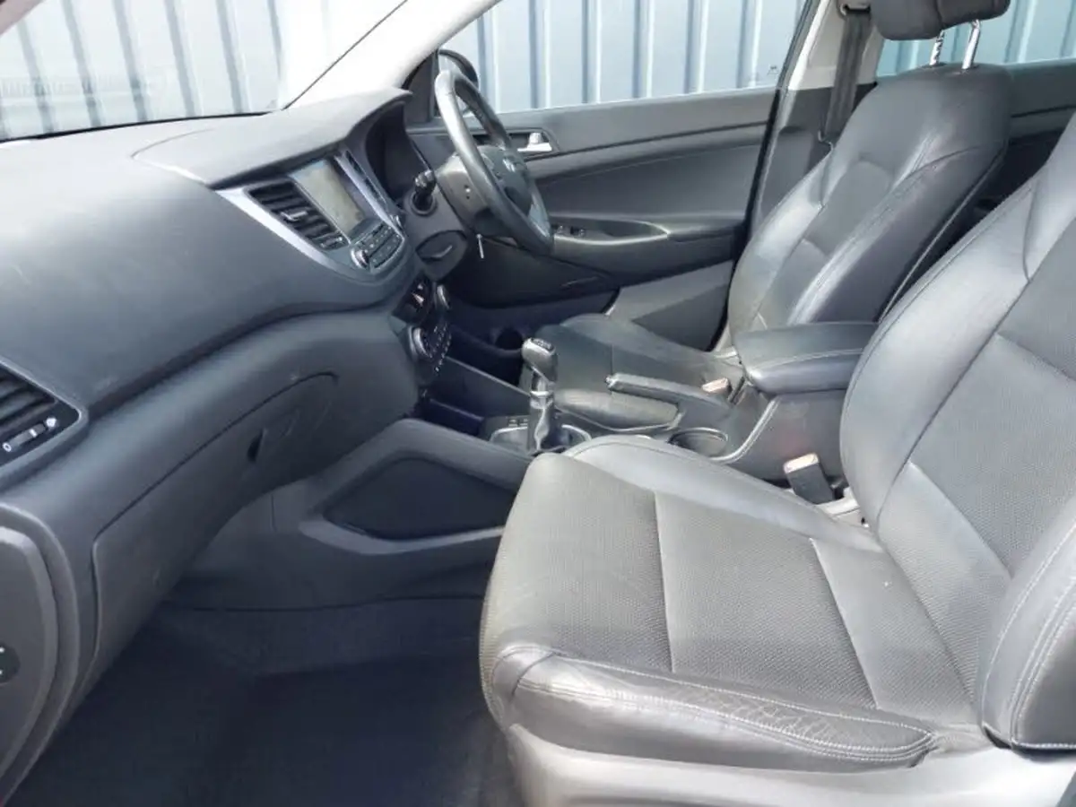 2017-hyundai-tucson-17crdi-blue-drive-sport-edition-116ps-big-4