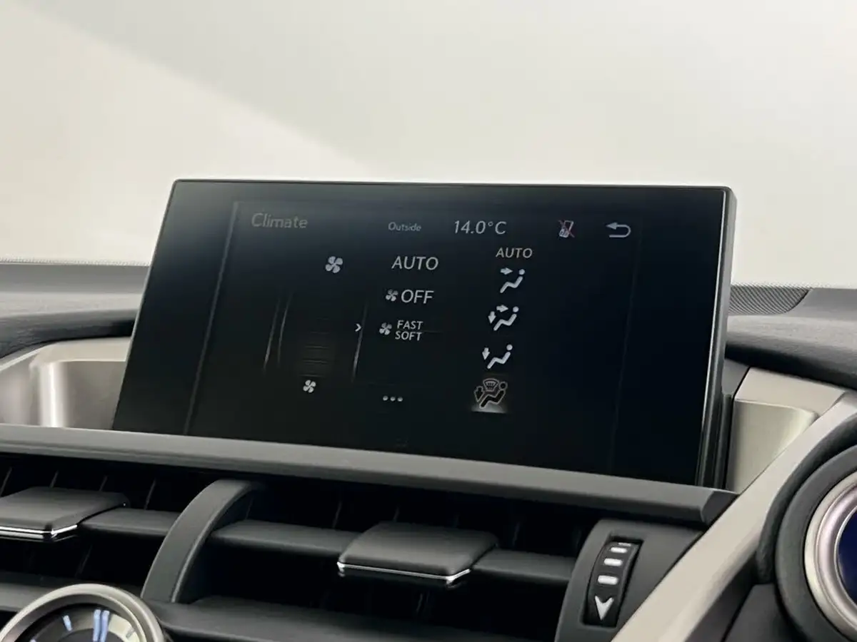 2017-lexus-nx-300h-25-luxury-big-26
