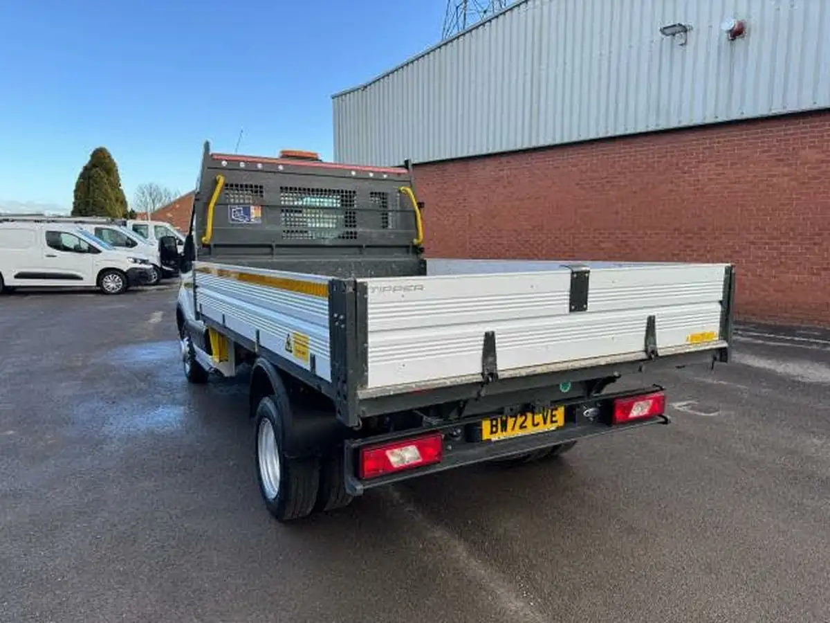 2023-ford-transit-20tdci-350-l2h1-leader-130pseu6dt-rwd-cab-big-5