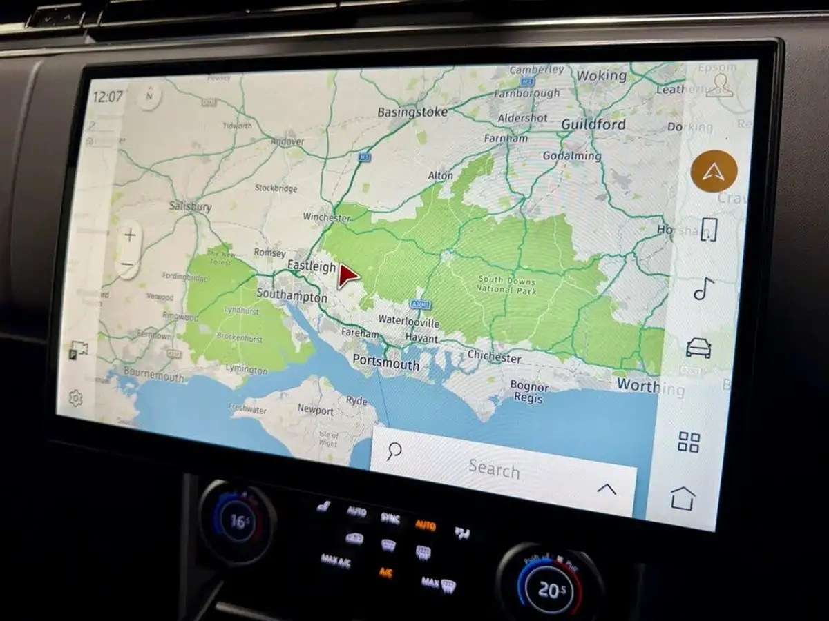 2022-land-rover-range-rover-30-d350-sv-big-18