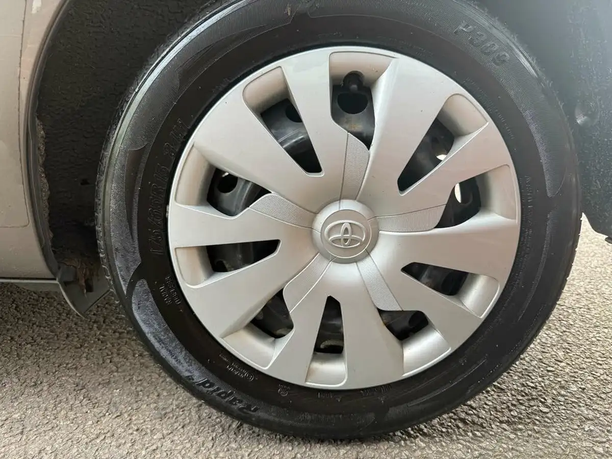 2018-toyota-yaris-10-vvt-i-active-71bhp-big-47