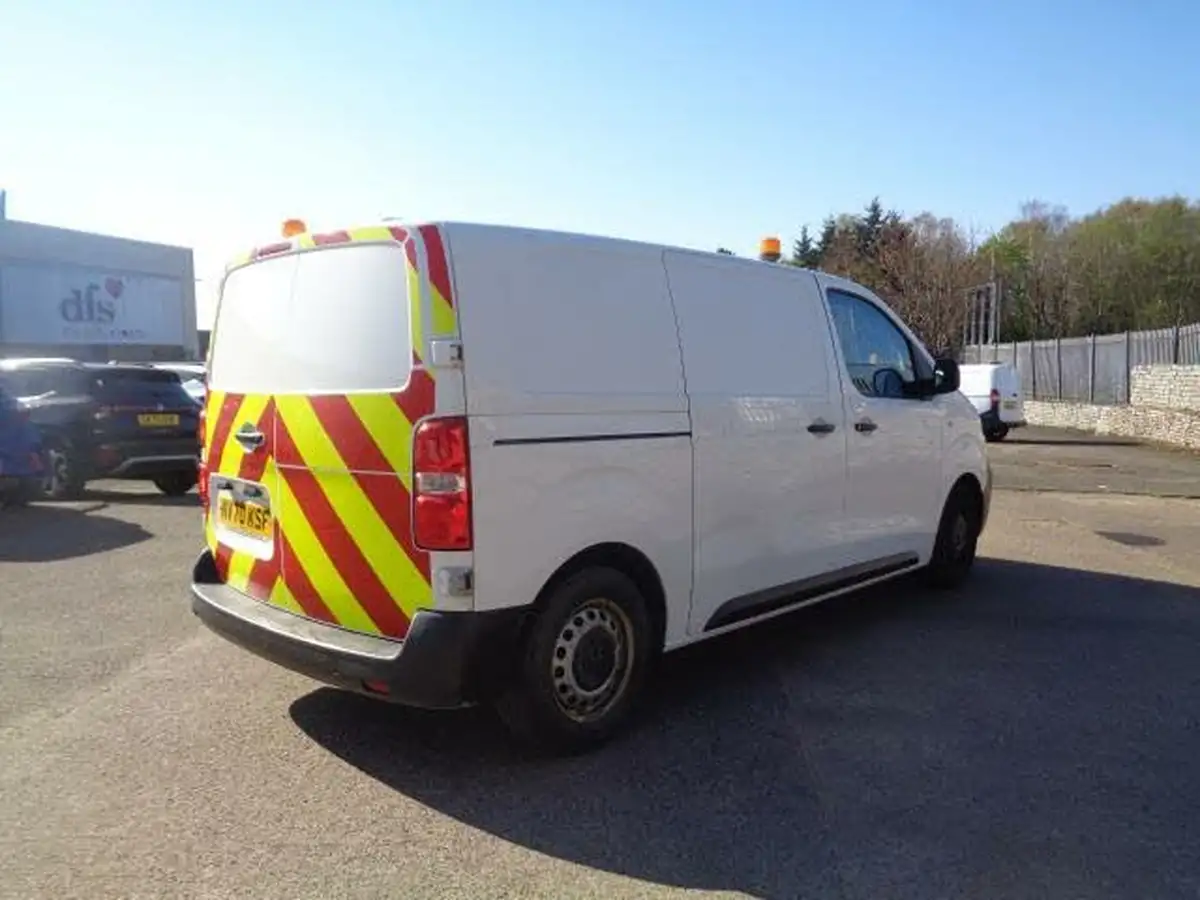 2020-peugeot-expert-15-bluehdi-compact-120bhp-big-2