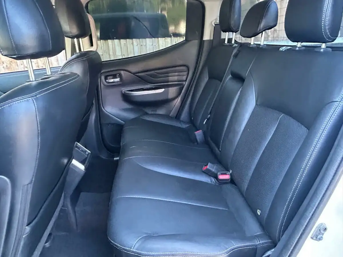 2021-mitsubishi-l200-22di-d-barbarian-big-16