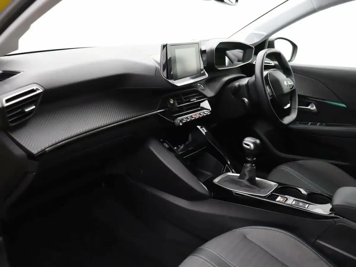 2021-peugeot-208-12-puretech-allure-premium-100bhp-big-7