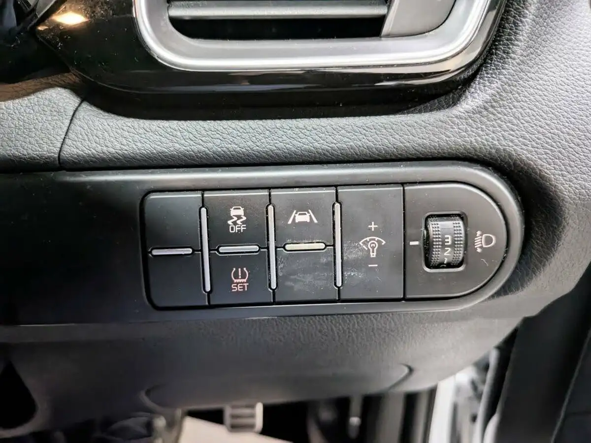 2023-kia-xceed-15-t-gdi-gt-line-158bhp-big-24