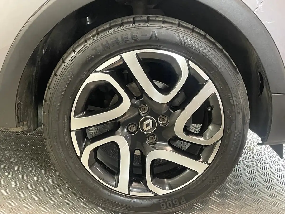 2019-renault-captur-09-tce-iconic-big-16