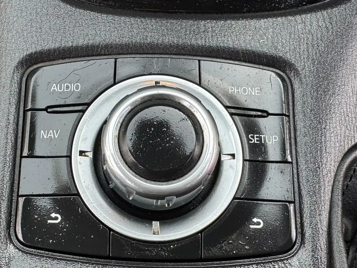 2015-mazda-mazda6-22td-sport-nav-175ps-tourer-5d-big-50