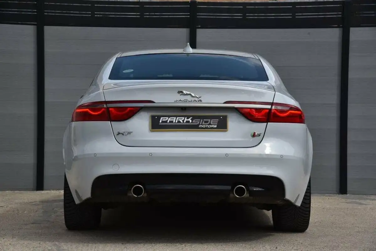 2018-jaguar-xf-30td-saloon-4d-big-7