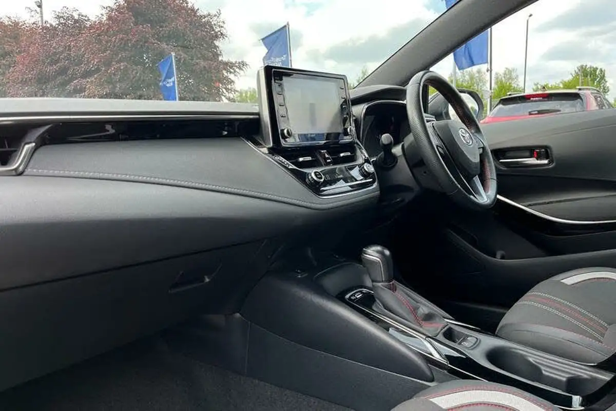 2021-toyota-corolla-18-vvt-i-gr-sport-trk-hatchback-big-17