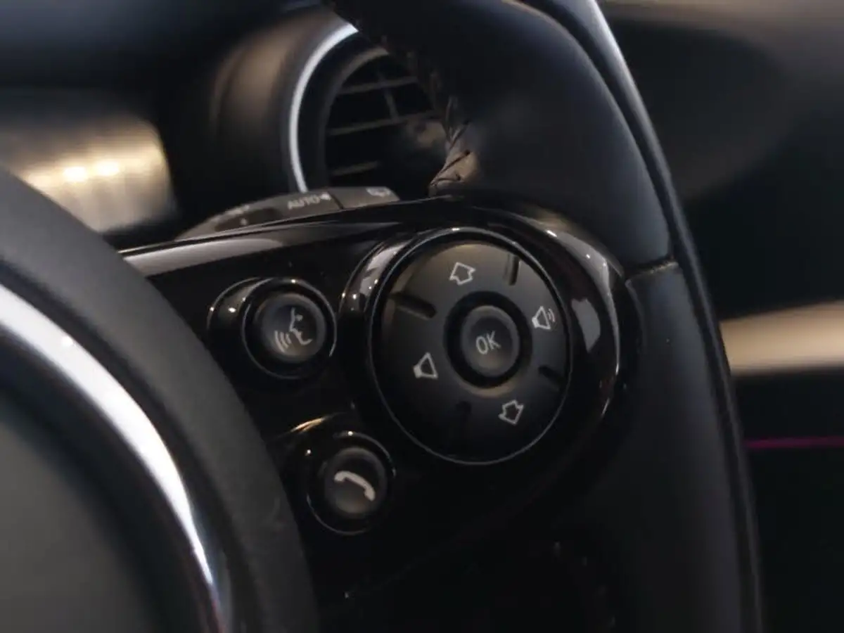 2020-mini-cooper-15-cooper-exclusive-hatchback-3d-big-16