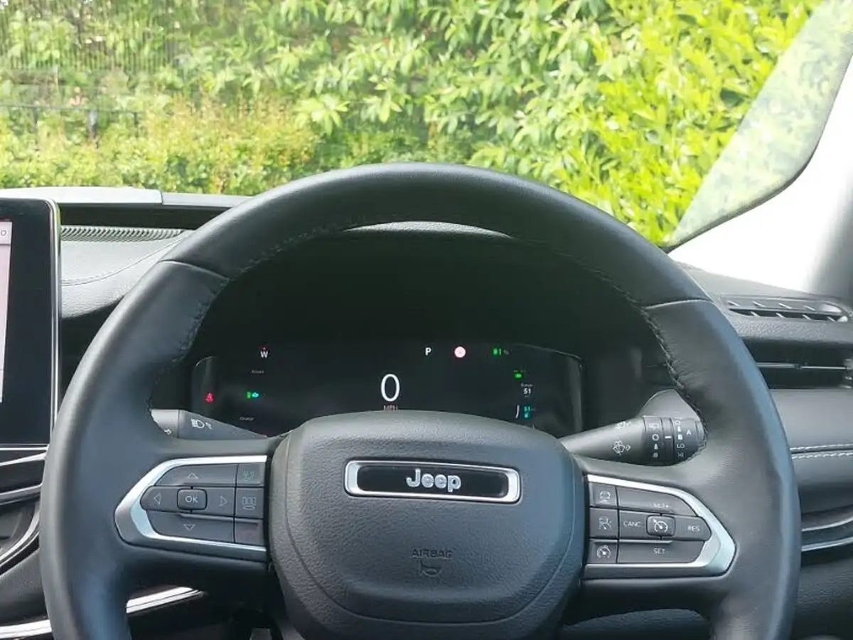 2024-jeep-compass-13-gse-s-big-9