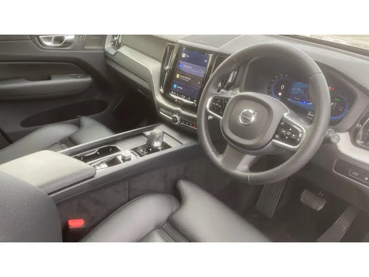 2024-volvo-xc60-20-b5-plus-big-4