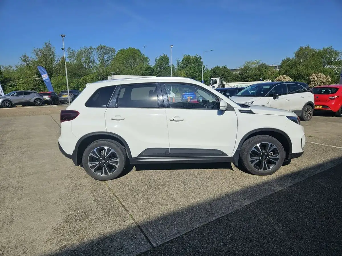 2022-suzuki-vitara-15-sz5-allgrip-big-7
