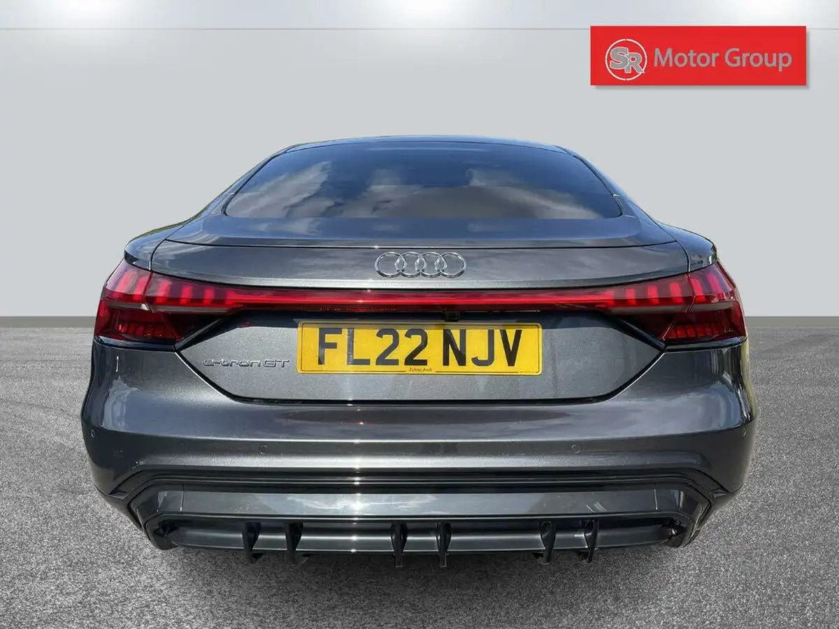 2022-audi-e-tron-gt-e-big-19