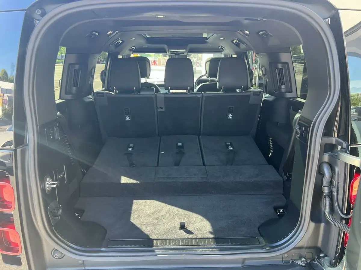2023-land-rover-130-defender-30-p300-x-dynamic-hse-big-73