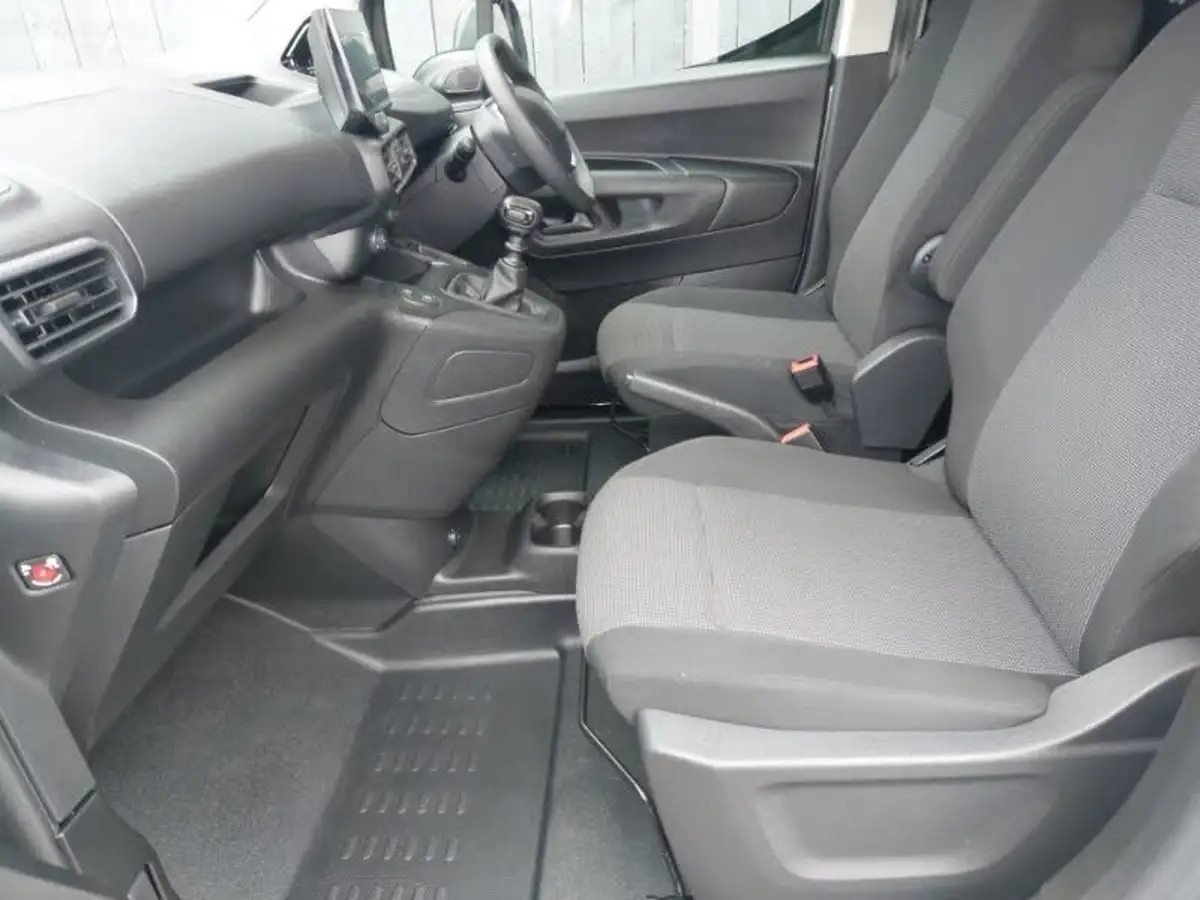 2024-peugeot-partner-15-bluehdi-professional-100pseu6d-big-4