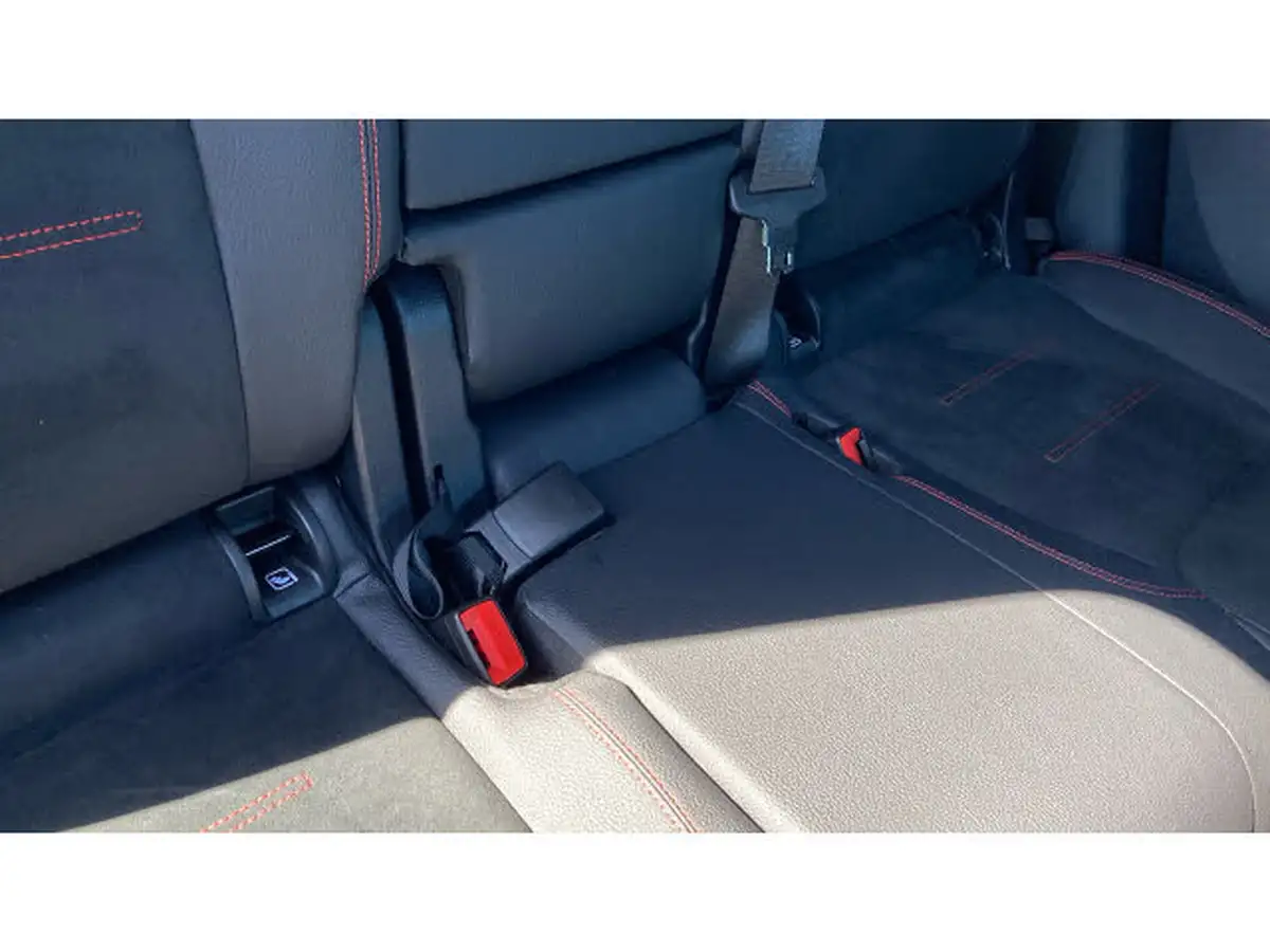 2024-mercedes-benz-glb-class-13-glb200-amg-line-executive-big-16