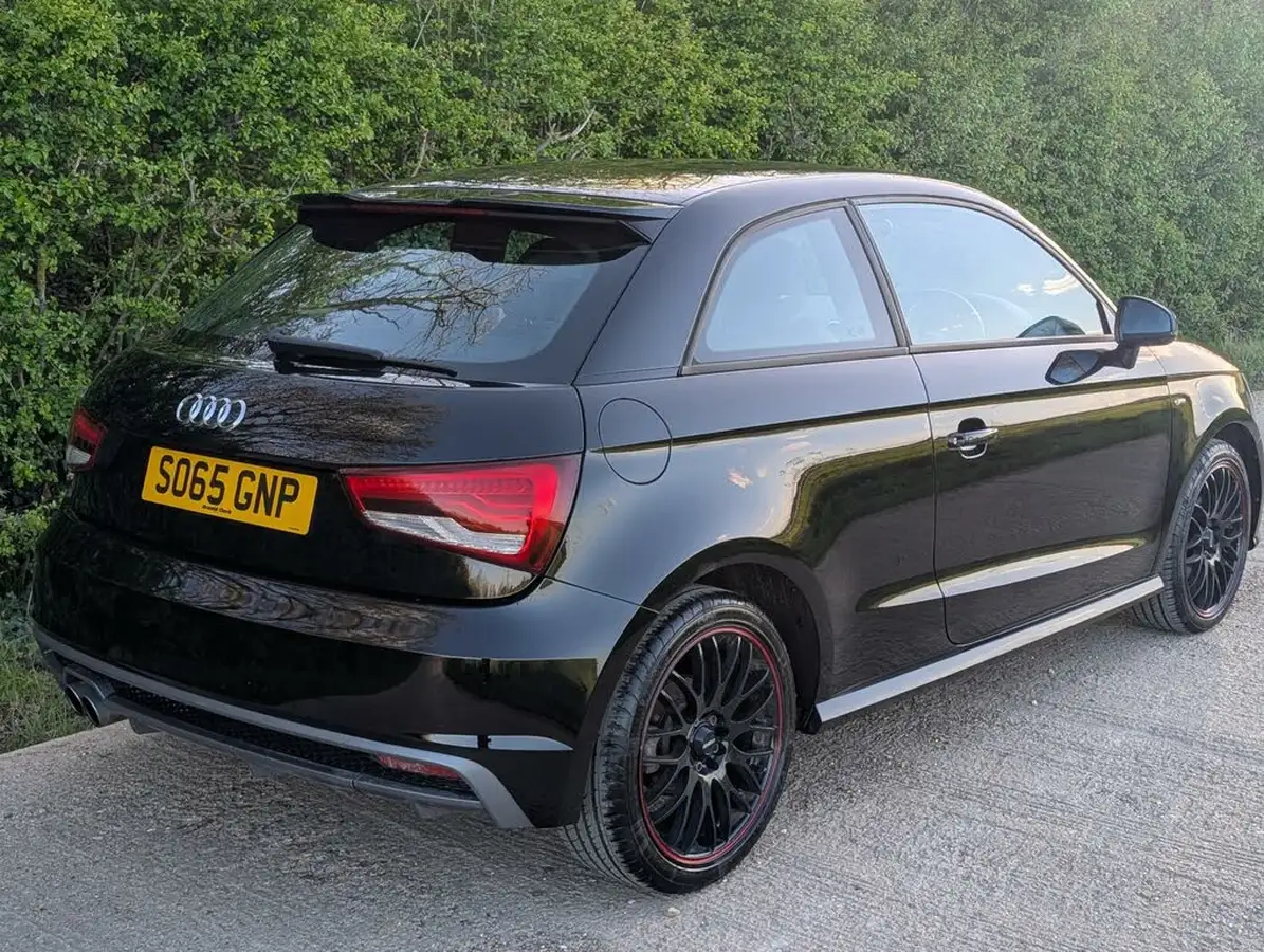 2015-audi-a1-14-s-line-125ps-ss-hatchback-3d-1395cc-big-11