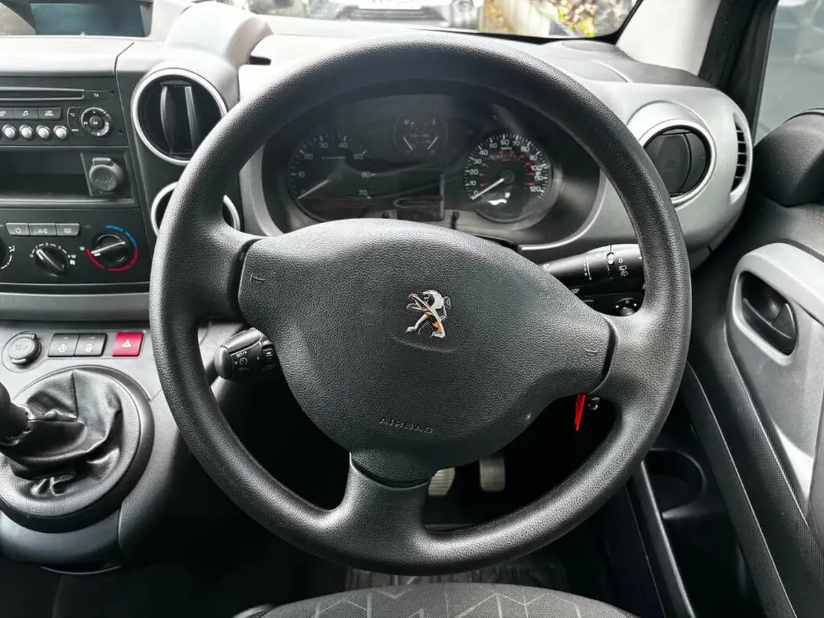 2019-peugeot-partner-big-31
