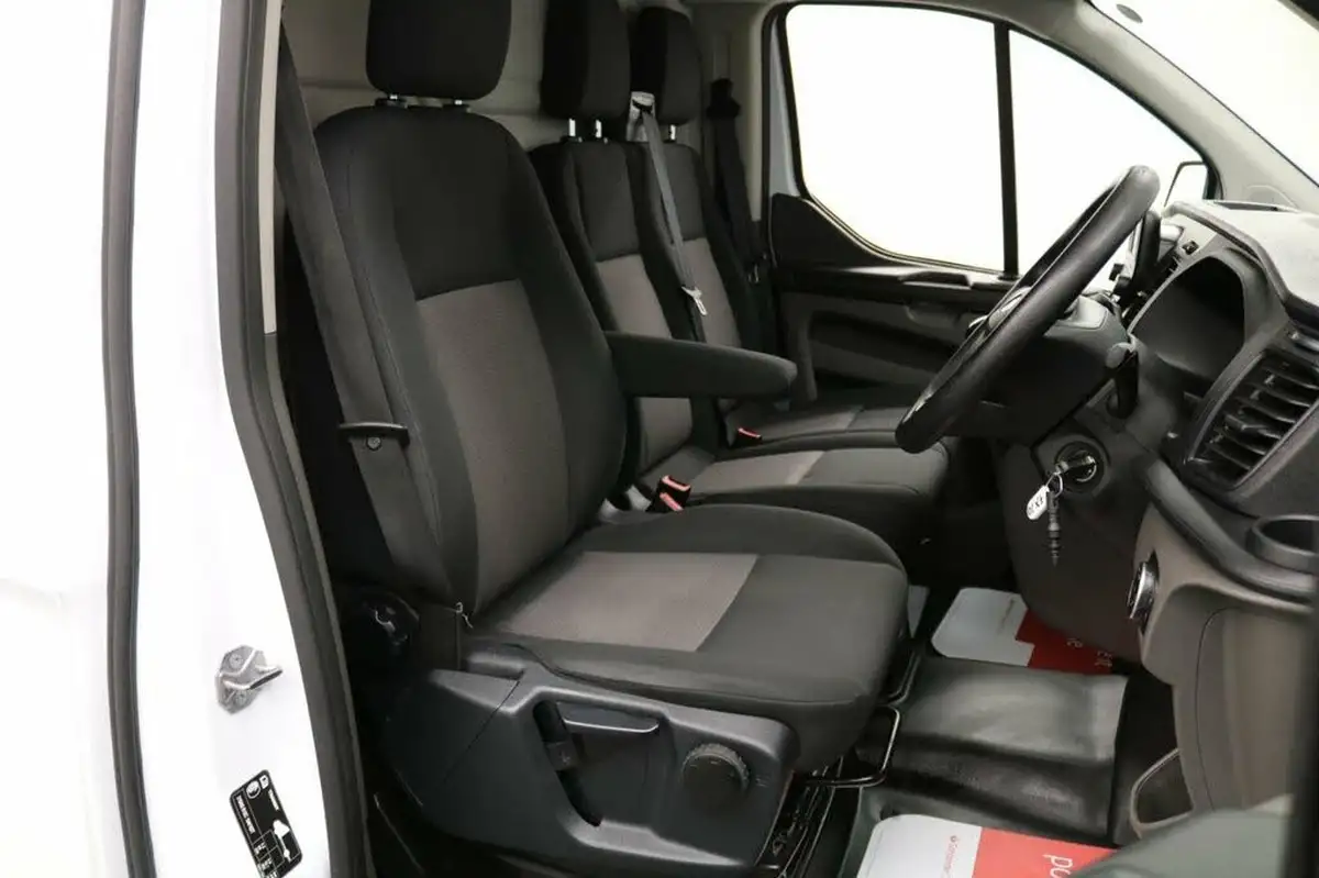 2020-ford-transit-custom-20tdci-280-l1h1-leader-105pseu6dt-panel-van-big-24