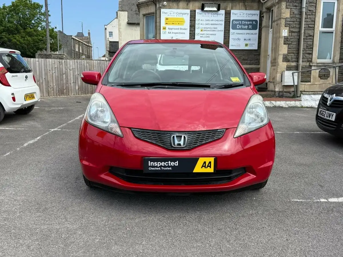 2010-honda-jazz-14-es-t-big-8