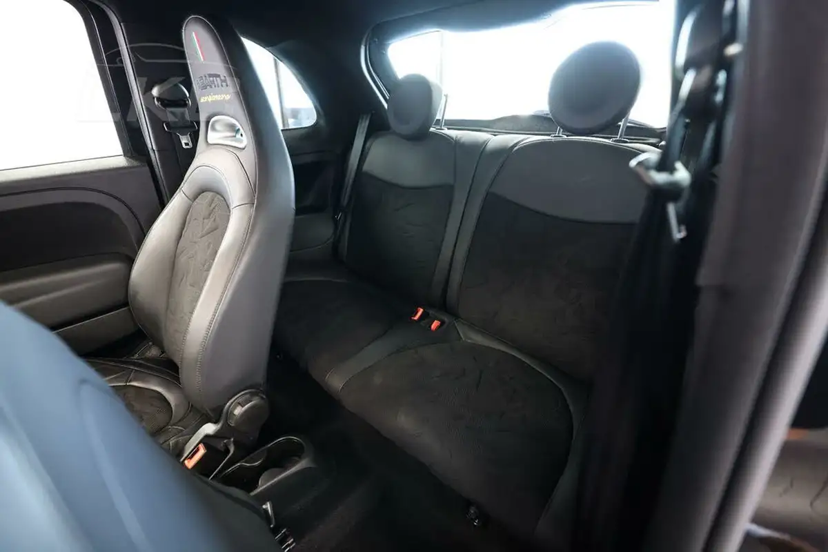 2021-abarth-595-14-tjet-scorpioneoro-big-47
