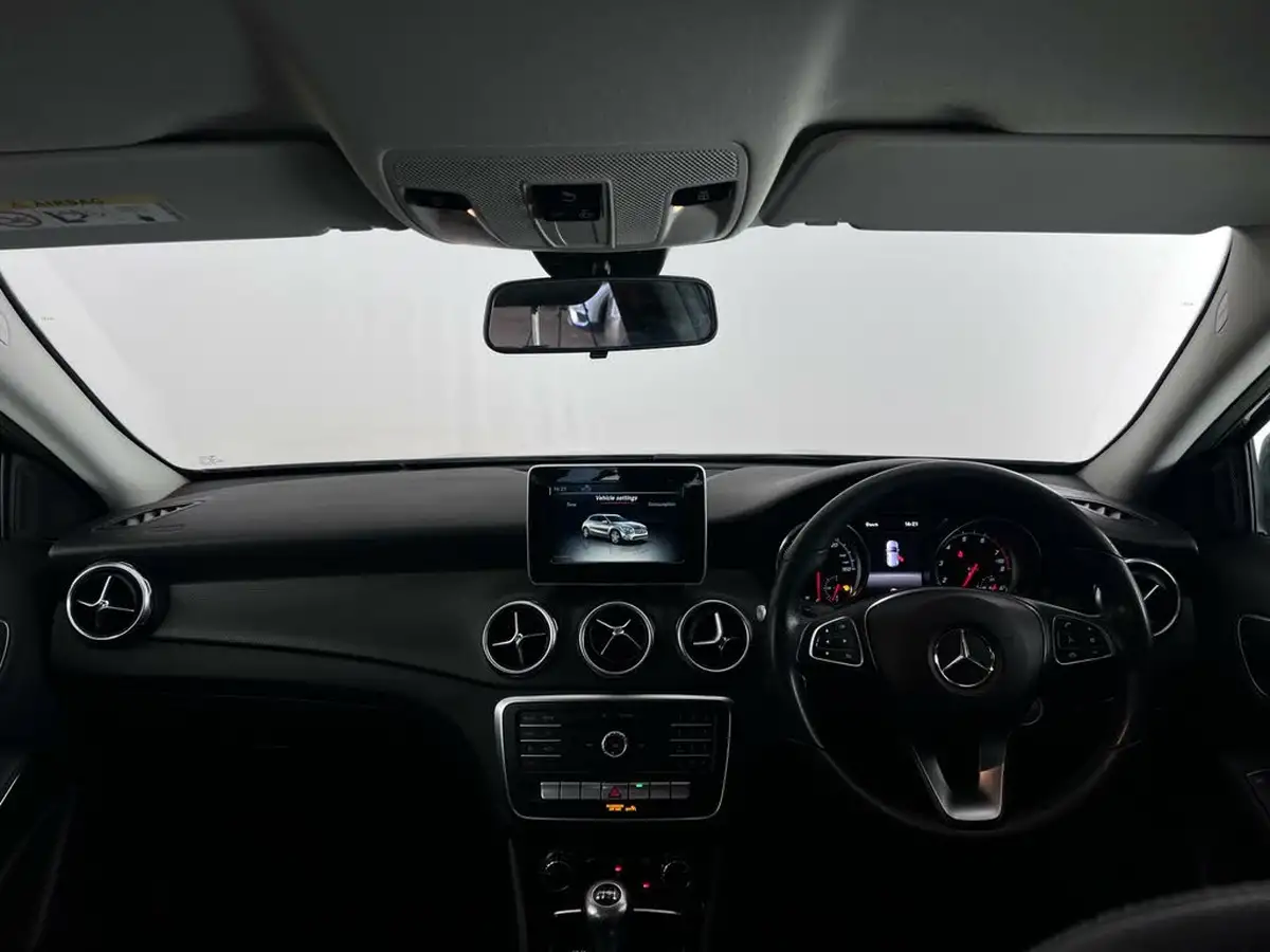 2018-mercedes-benz-gla-class-16-gla-200-se-154bhp-big-20