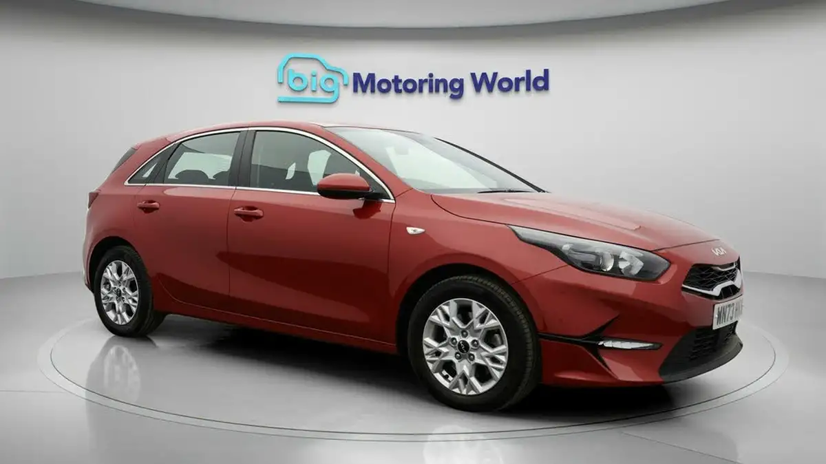2023-kia-ceed-15-t-gdi-2-158bhp-hatchback-big-0