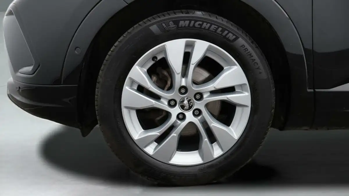 2023-vauxhall-grandland-12-gs-130ps-big-18