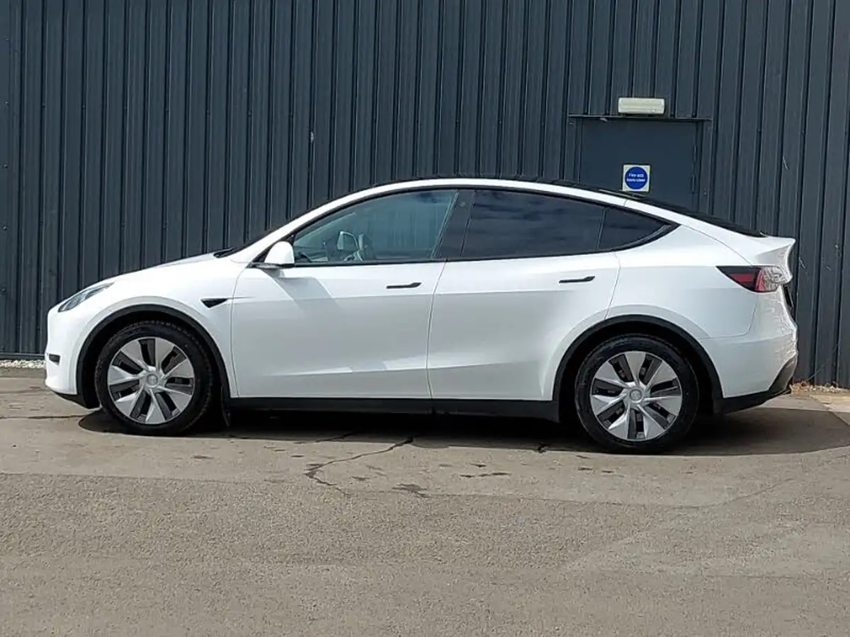 2023-tesla-model-y-e-rwd-big-3
