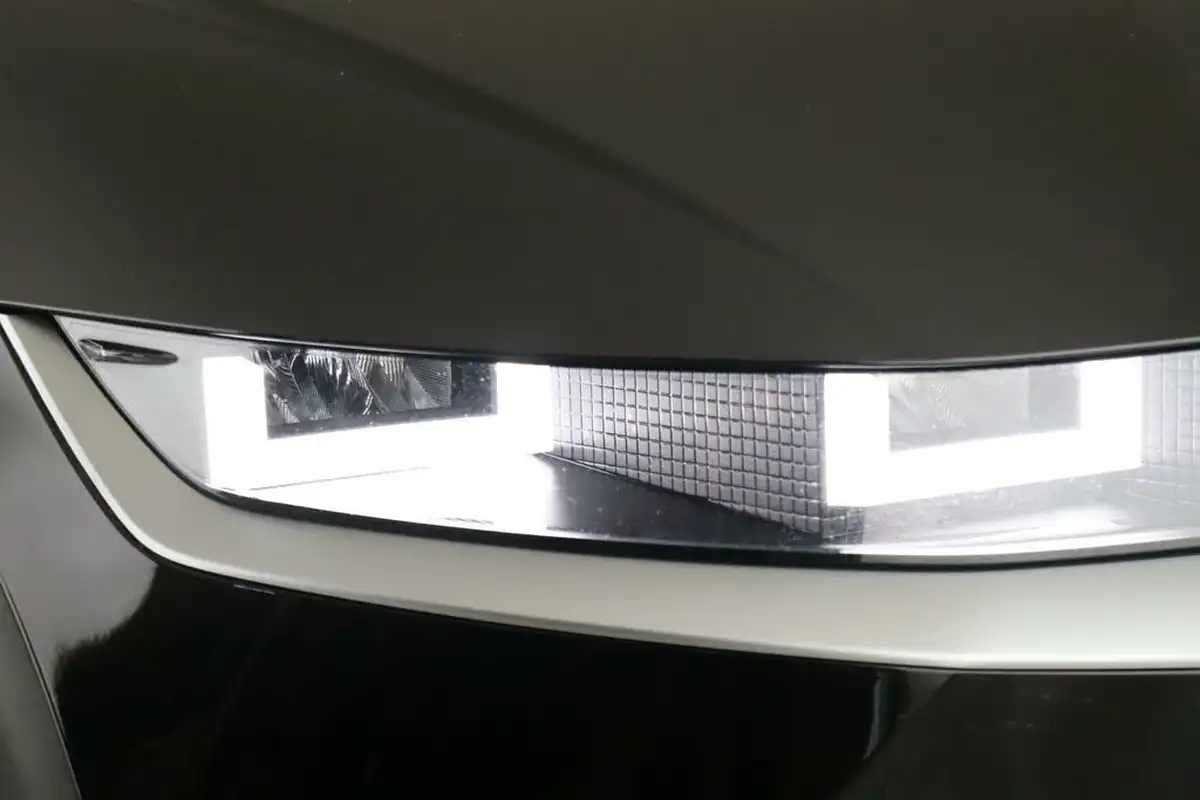 2022-hyundai-ioniq-5-e-se-connect-big-8