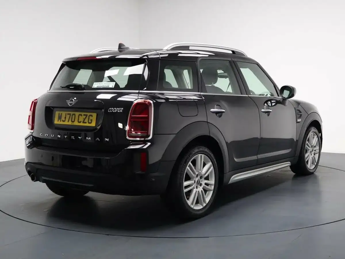 2020-mini-countryman-15-cooper-exclusive-big-12