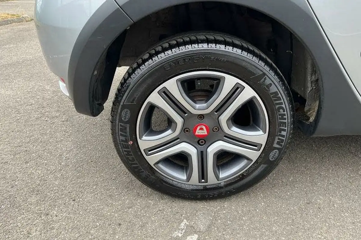 2019-dacia-sandero-stepway-09-tce-techroad-big-10
