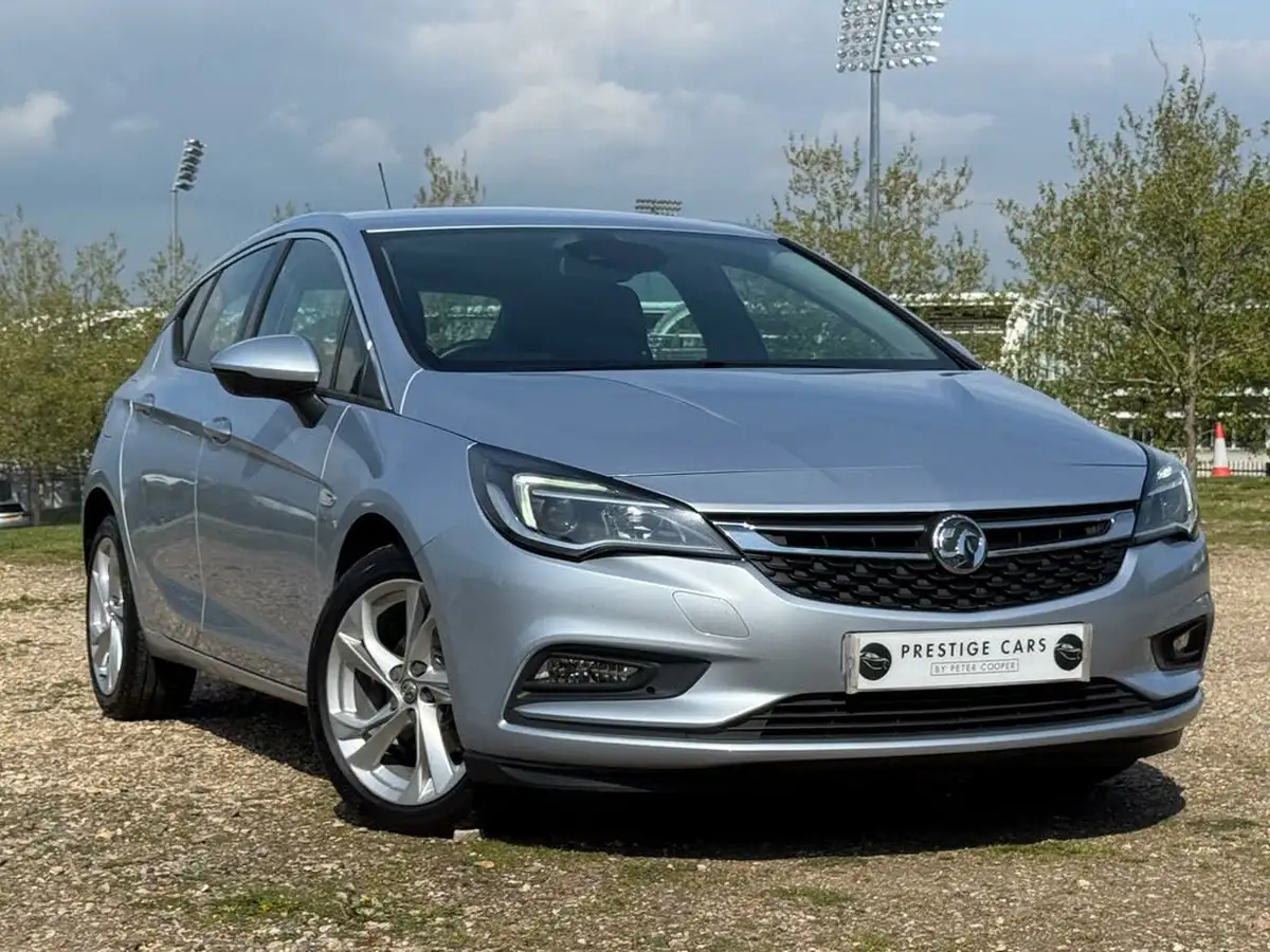 2019-vauxhall-astra-14i-16v-turbo-sri-nav-ss-hatchback-big-0