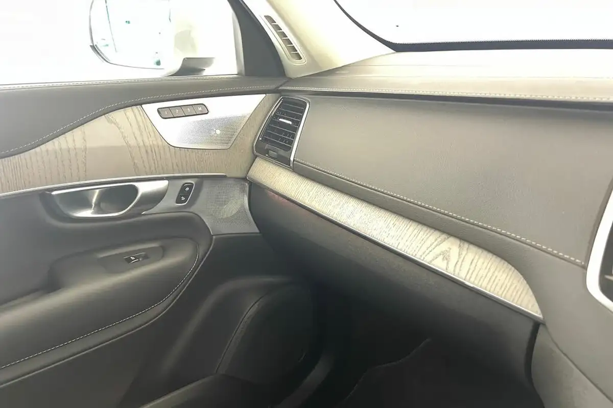 2024-volvo-xc90-20-t8-ultimate-dark-big-36