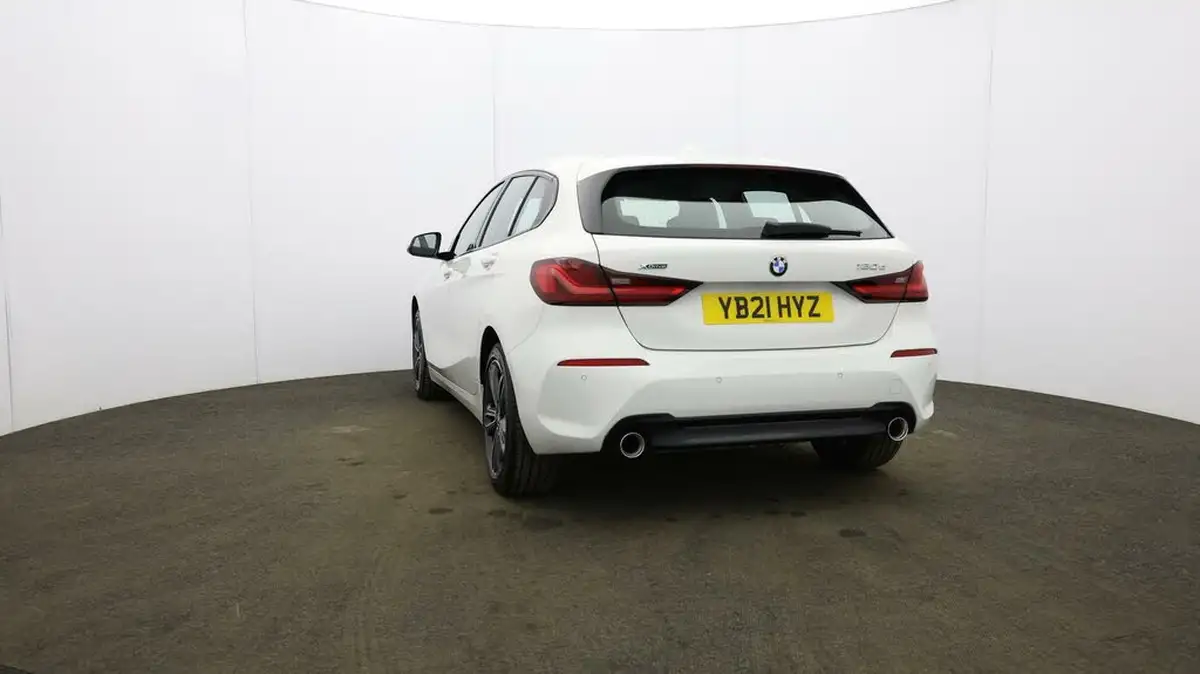 2021-bmw-1-series-20td-120d-xdrive-sport-lcp-big-31