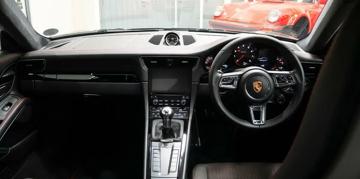 2018-porsche-911-30-carrera-t-big-21