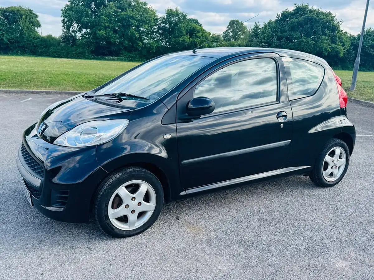 2009-peugeot-107-10-verve-3d-big-10