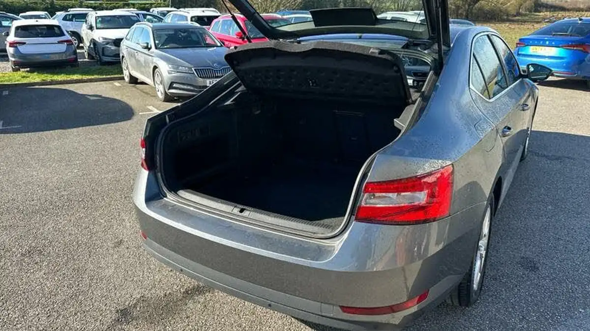 2022-skoda-superb-15-tsi-se-hatchback-dsg-big-25