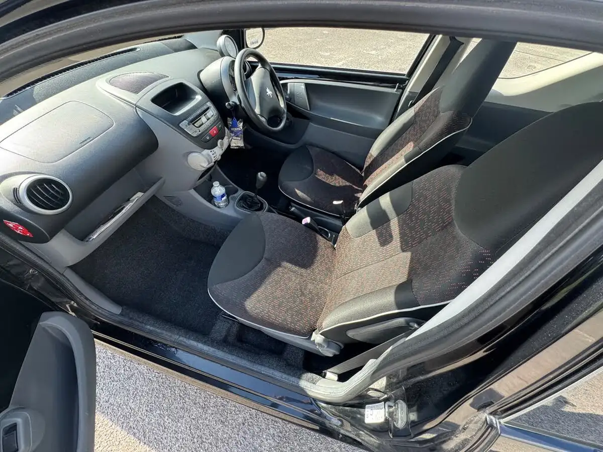 2009-peugeot-107-10-verve-3d-big-34