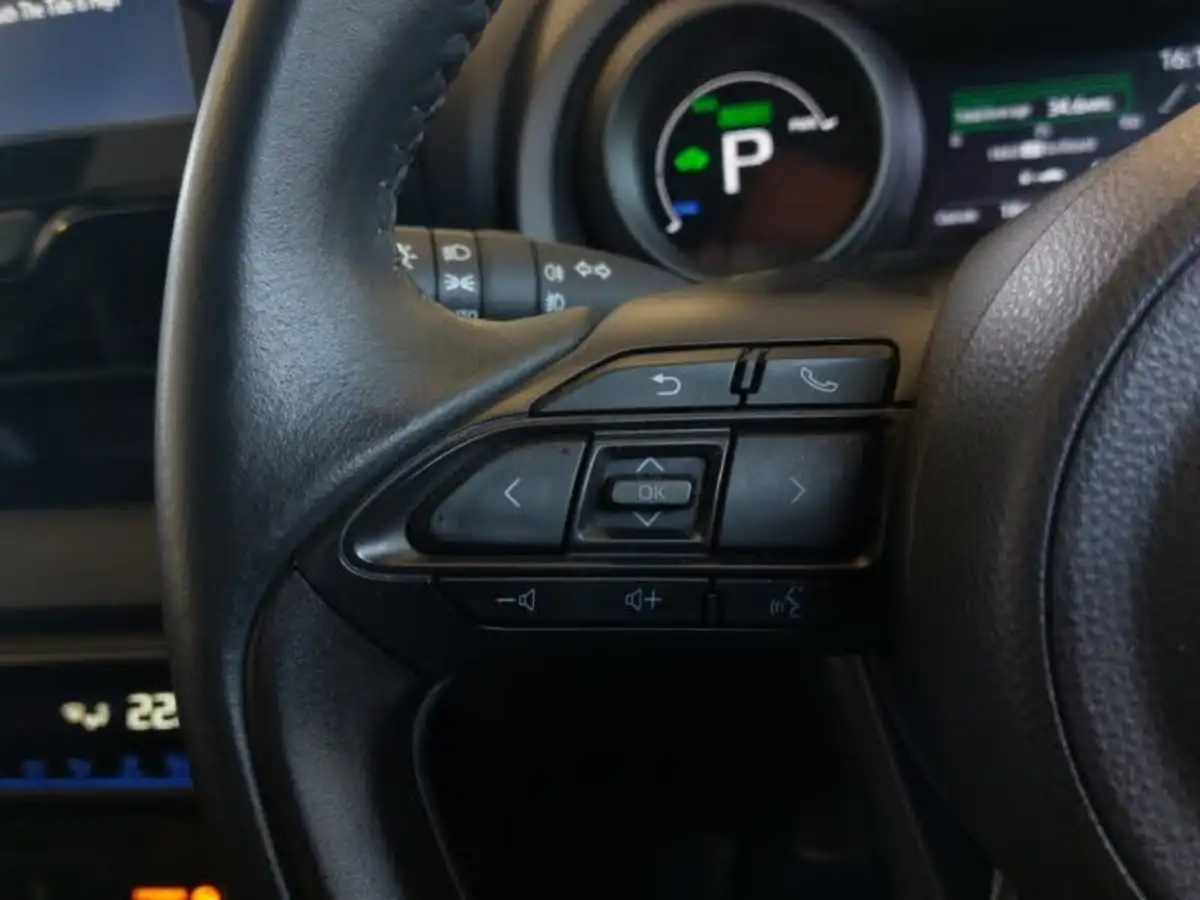 2022-toyota-yaris-15-vvt-i-design-big-16